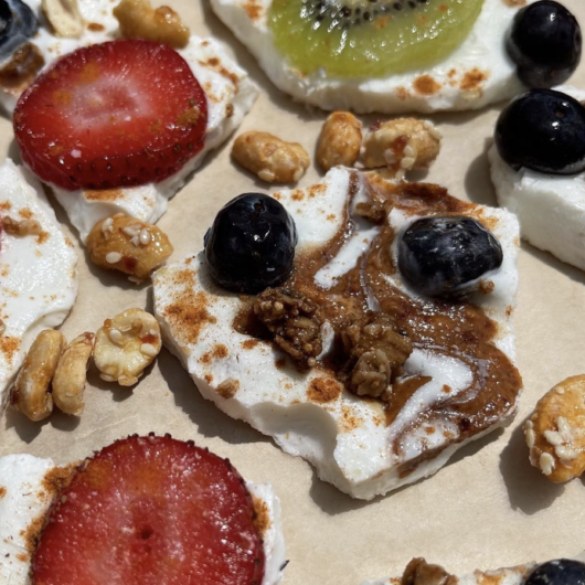 Frozen Yogurt Bark with Fruit